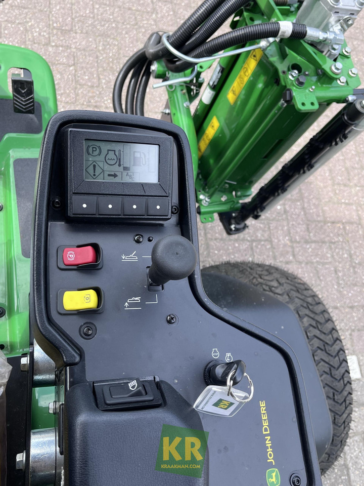 8700A John Deere - Baštenska kosačica: slika 2 8700A John Deere - Baštenska kosačica: slika 2
