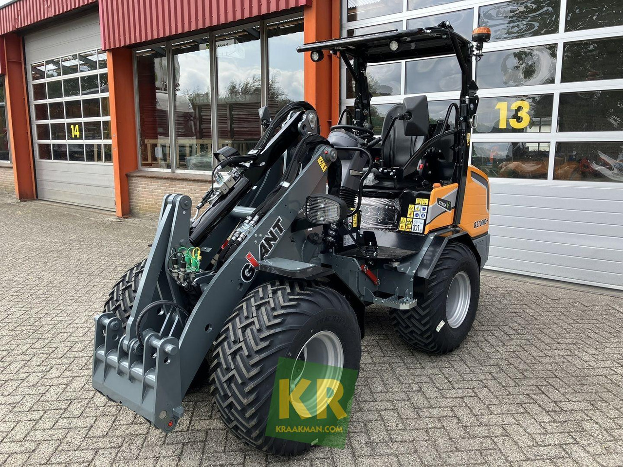 G2700 HD Giant - Zglobni utovarivač: slika 1 G2700 HD Giant - Zglobni utovarivač: slika 1