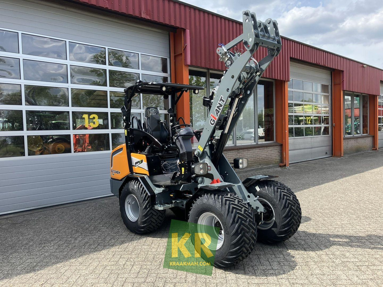 G2700 X-tra HD+ Giant - Zglobni utovarivač: slika 3 G2700 X-tra HD+ Giant - Zglobni utovarivač: slika 3
