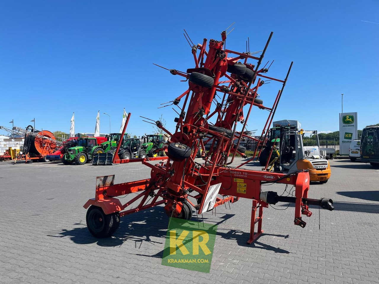 GF 10601 Kuhn - Prevrtač/ Grabuljač: slika 4 GF 10601 Kuhn - Prevrtač/ Grabuljač: slika 4