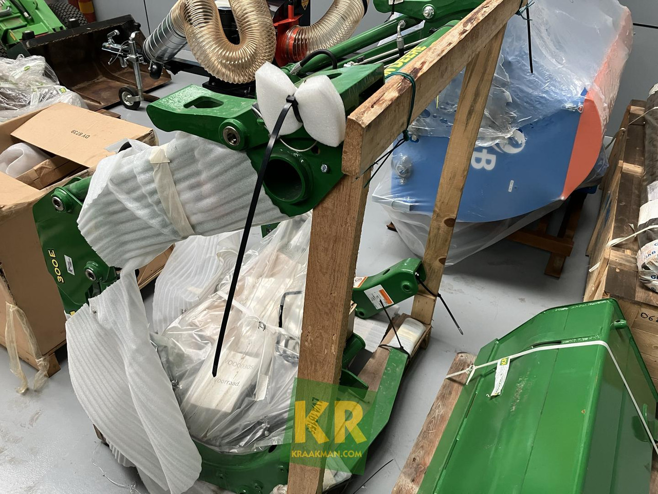 John Deere 300E - Prednji utovarivač za traktor: slika 2 John Deere 300E - Prednji utovarivač za traktor: slika 2