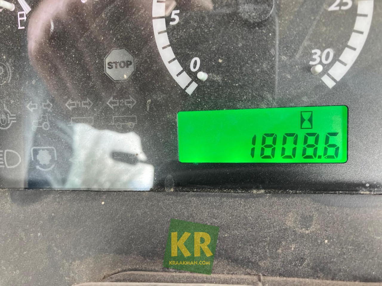 John Deere 5085M - Traktor: slika 4 John Deere 5085M - Traktor: slika 4