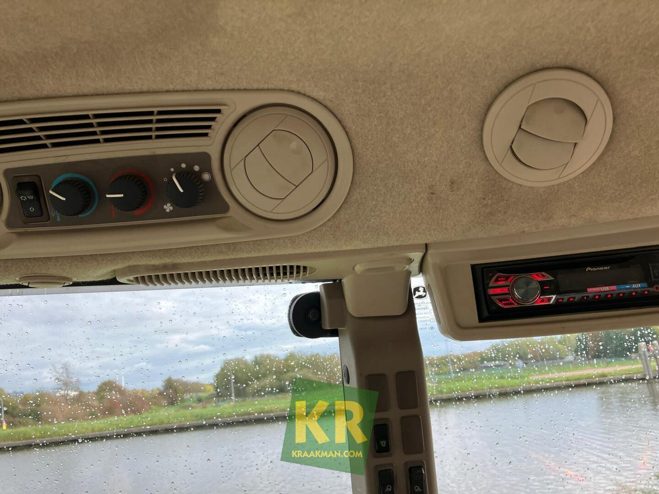 John Deere 5085M - Traktor: slika 3 John Deere 5085M - Traktor: slika 3