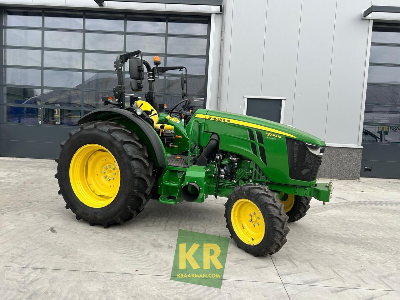 John Deere 5090M - Traktor: slika 2 John Deere 5090M - Traktor: slika 2