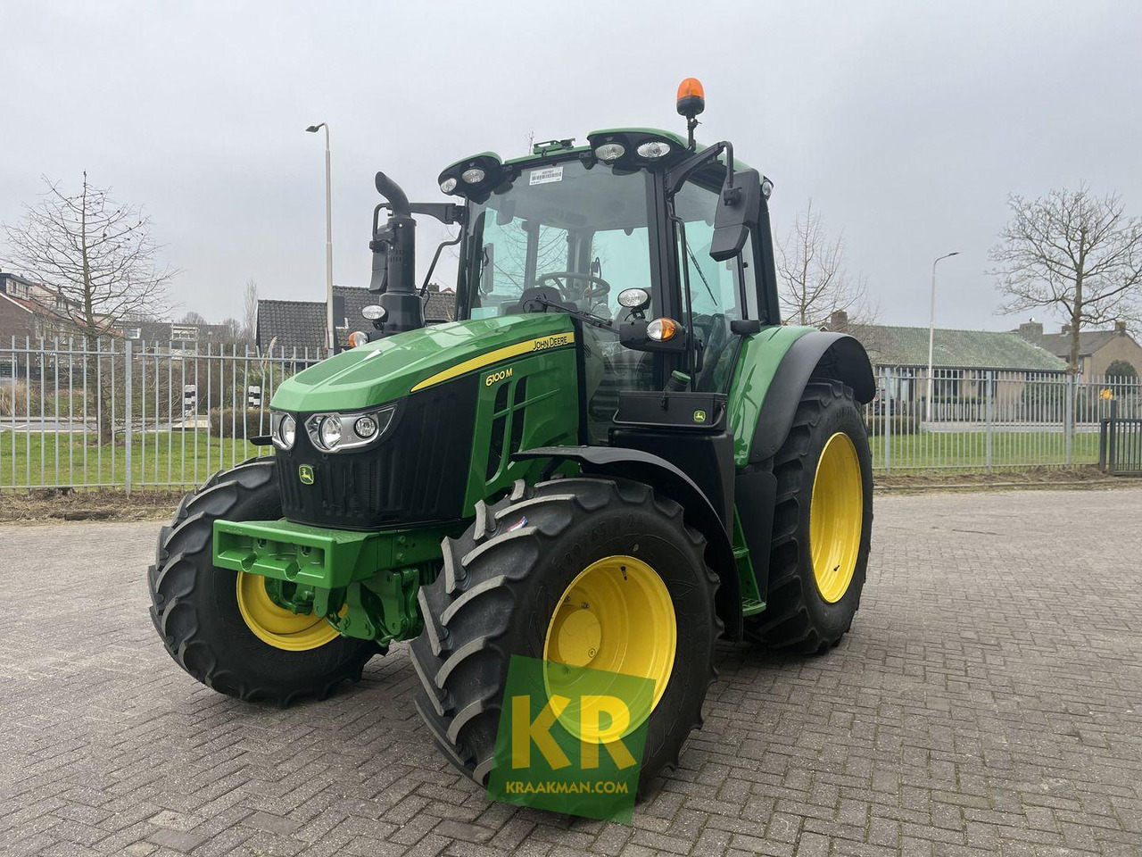 John Deere 6100M - Traktor: slika 2 John Deere 6100M - Traktor: slika 2