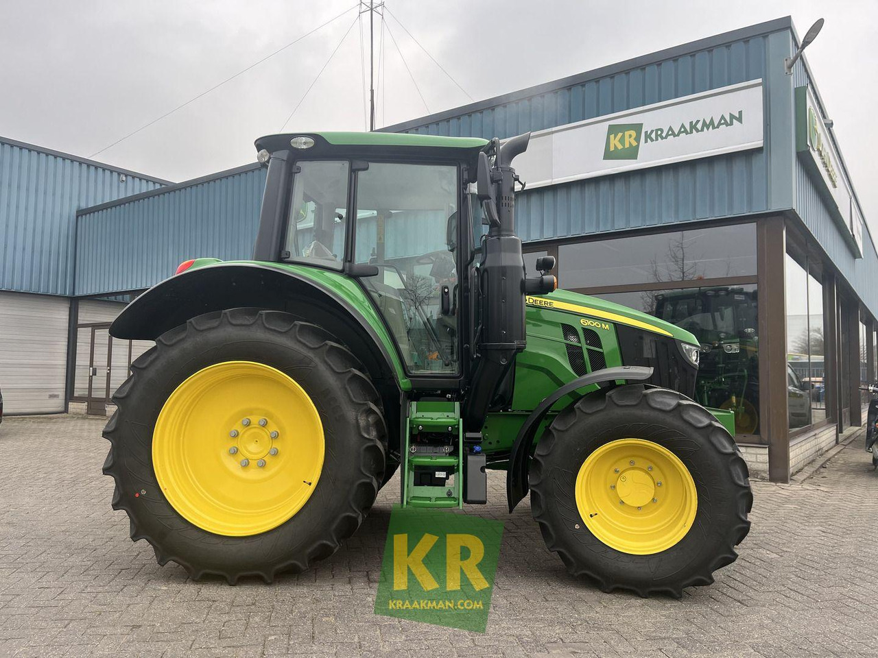 John Deere 6100M - Traktor: slika 3 John Deere 6100M - Traktor: slika 3