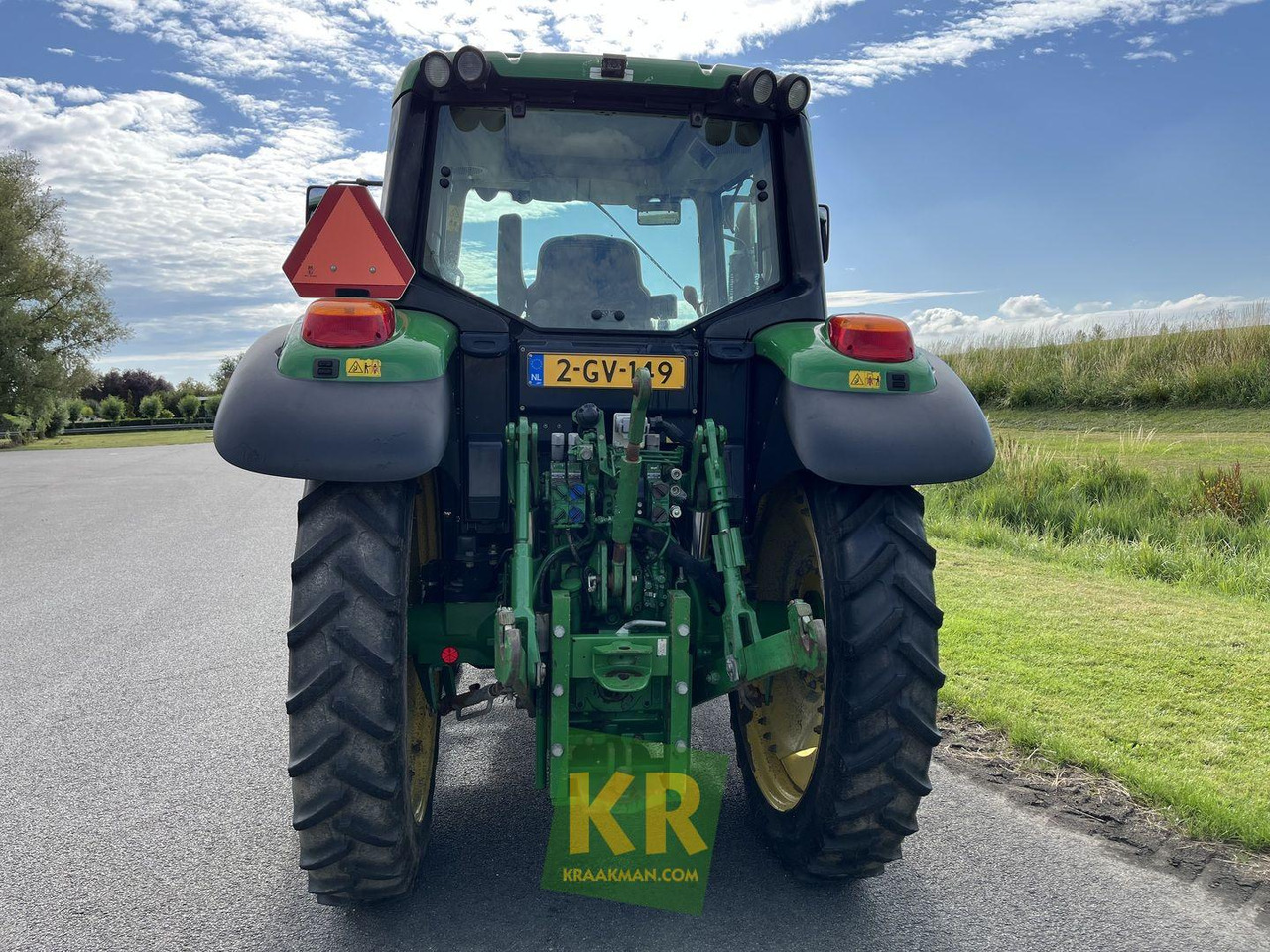 John Deere 6125M - Traktor: slika 4 John Deere 6125M - Traktor: slika 4