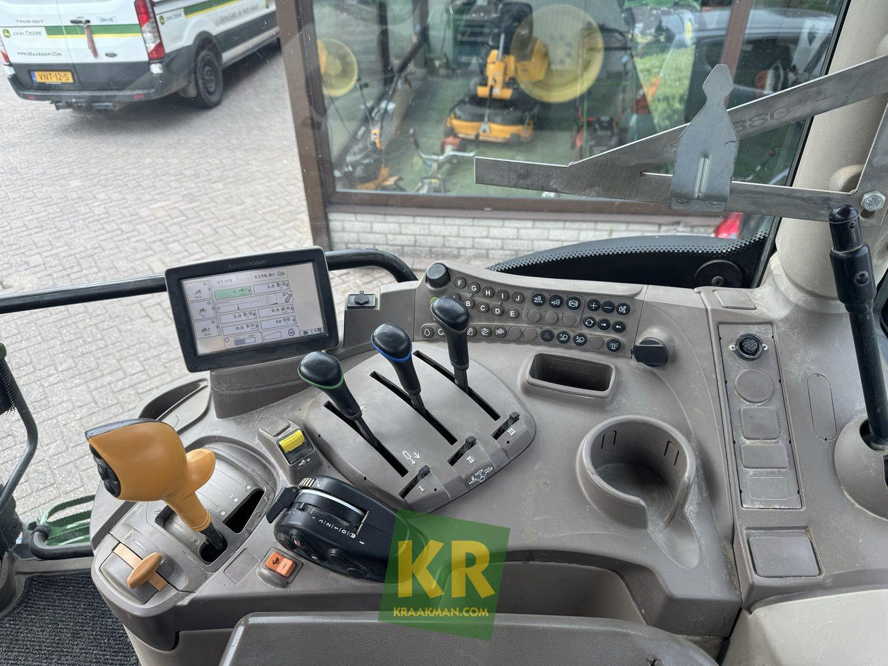 John Deere 6125R - Traktor: slika 5 John Deere 6125R - Traktor: slika 5