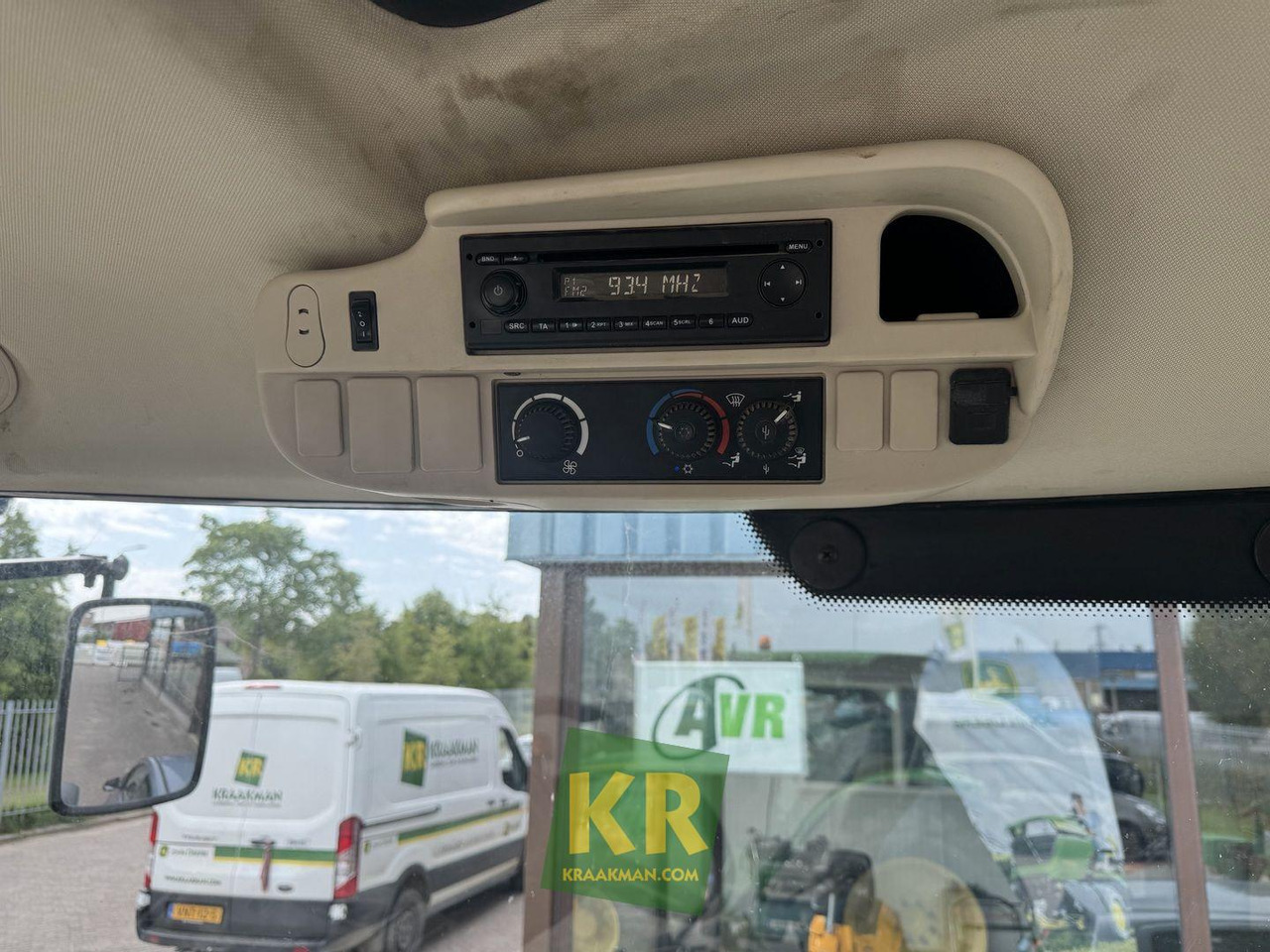 John Deere 6125R - Traktor: slika 2 John Deere 6125R - Traktor: slika 2