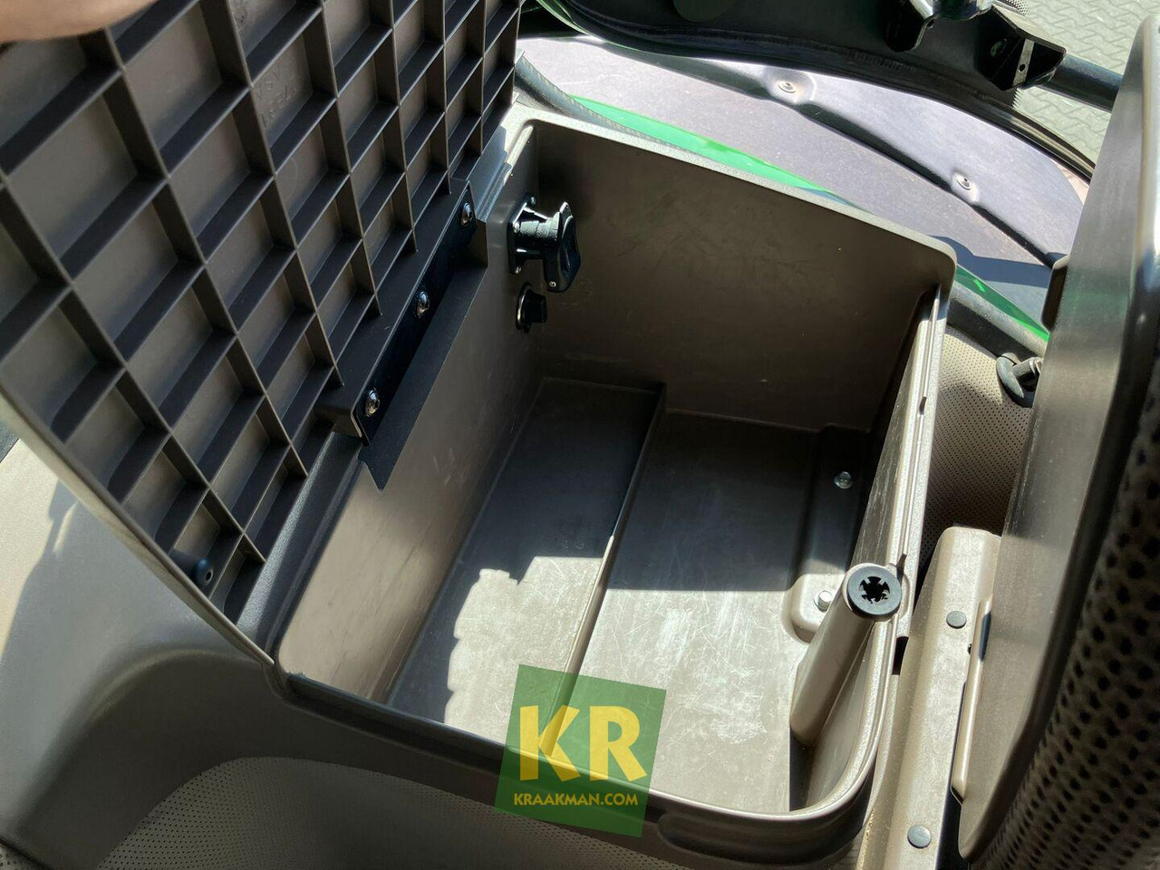 John Deere 7230R - Traktor: slika 4 John Deere 7230R - Traktor: slika 4