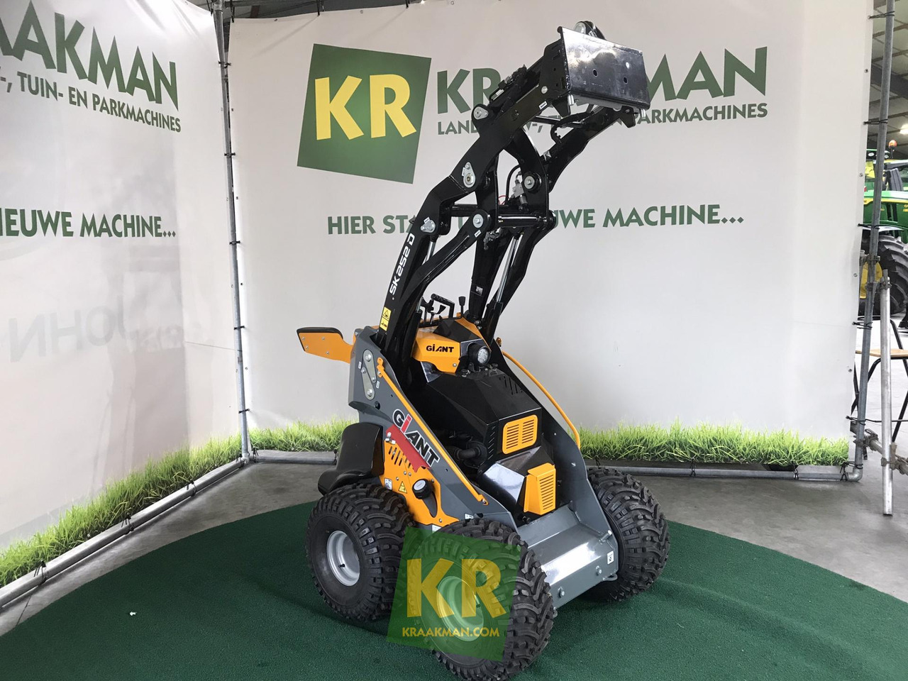 Mini utovarivač novi SK252D Giant: slika 6 Mini utovarivač novi SK252D Giant: slika 6