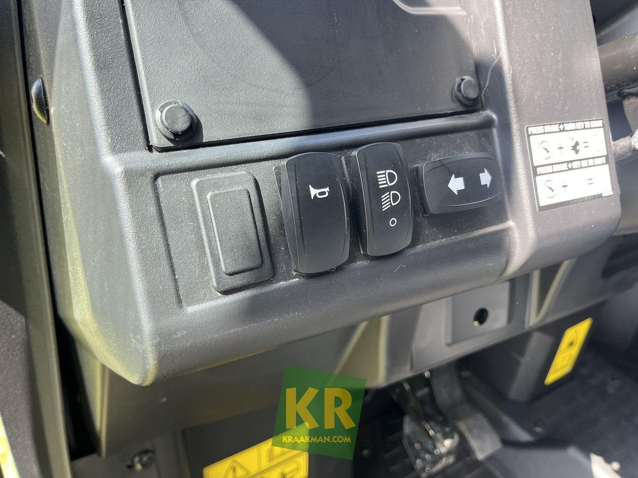 XUV875M John Deere - ATV/ Četvorotočkaš: slika 3 XUV875M John Deere - ATV/ Četvorotočkaš: slika 3