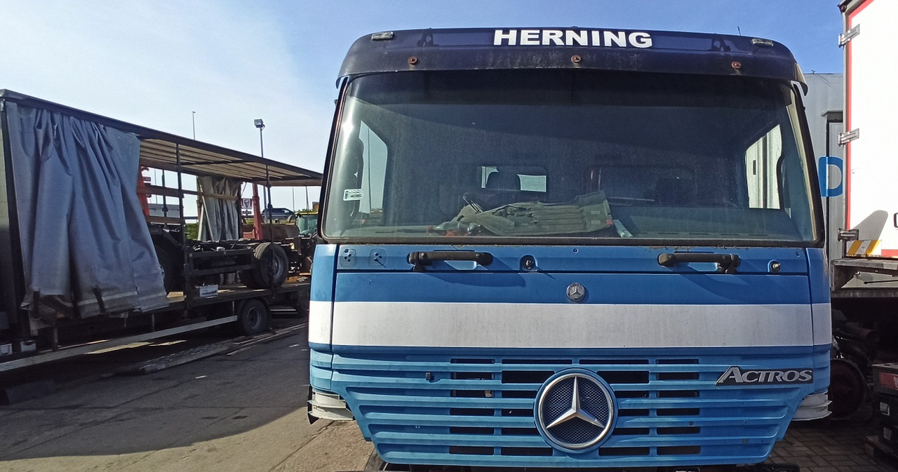 MERCEDES-BENZ Actros MP1 1831 1835 1840 1843 Low tunnel - Kabina za Kamion: slika 1 MERCEDES-BENZ Actros MP1 1831 1835 1840 1843 Low tunnel - Kabina za Kamion: slika 1