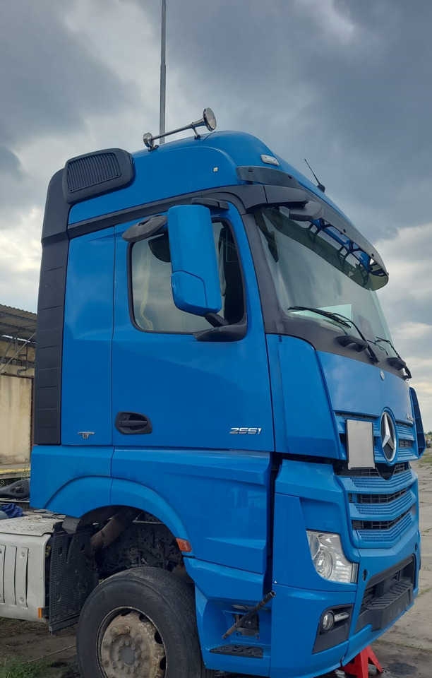 MERCEDES-BENZ Actros MP4 BIG SPACE - Kabina i enterijer za Kamion: slika 2 MERCEDES-BENZ Actros MP4 BIG SPACE - Kabina i enterijer za Kamion: slika 2