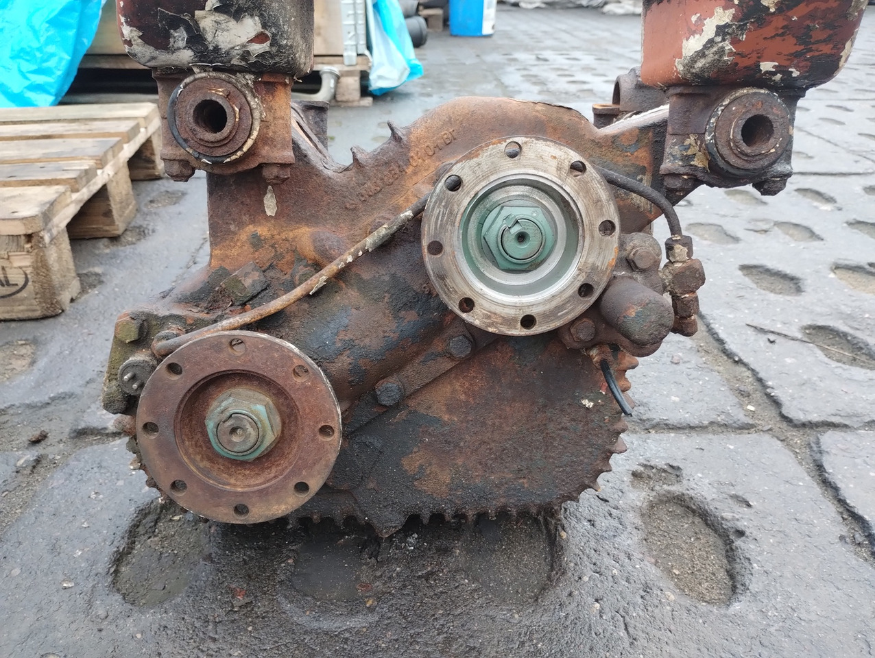 MERCEDES BENZ SKRZYNIA ROZDZILECZA REDUKTOR VG 325 4X4 1017 1217 1417 1617 - Motor okretanja za Kamion: slika 1 MERCEDES BENZ SKRZYNIA ROZDZILECZA REDUKTOR VG 325 4X4 1017 1217 1417 1617 - Motor okretanja za Kamion: slika 1