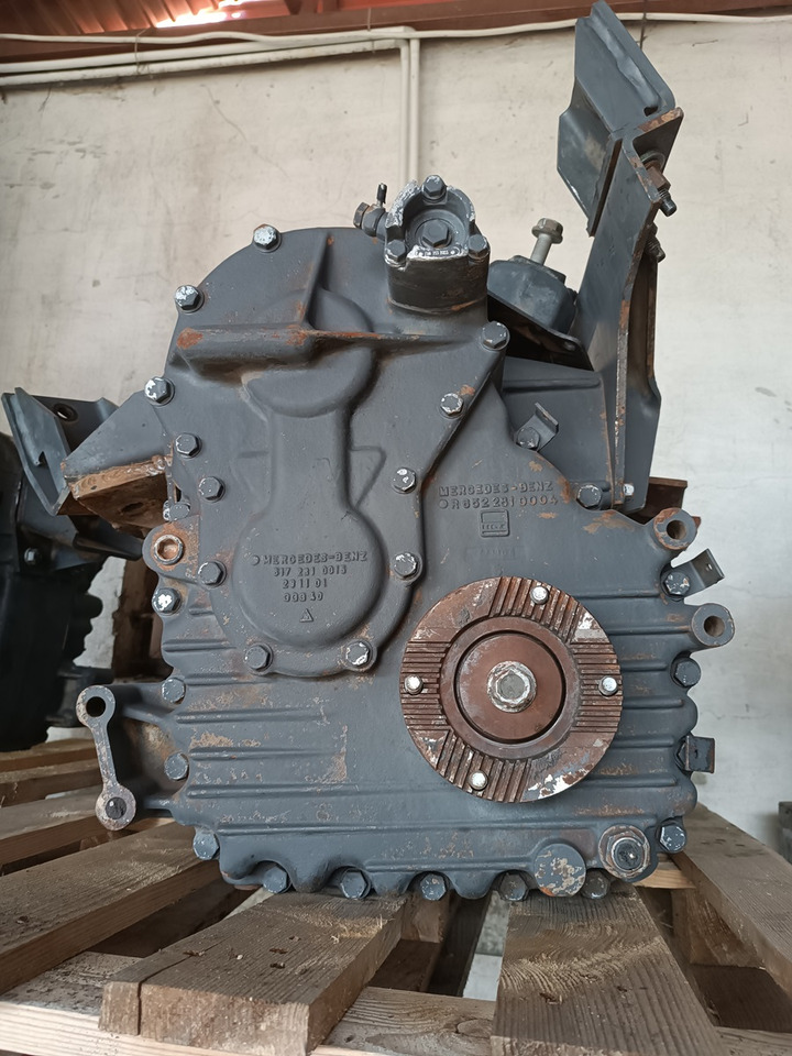 Mercedes VG900 4x4 SK 1824 1827 - Motor okretanja: slika 2 Mercedes VG900 4x4 SK 1824 1827 - Motor okretanja: slika 2