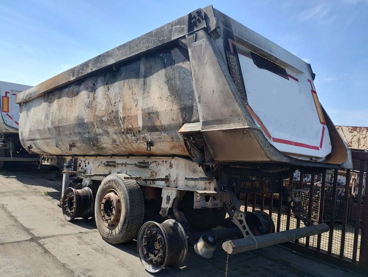 SCHMITZ CARGOBULL GOTHA 26 m3 SGF S3 2015 - Poluprikolica istovarivača: slika 4 SCHMITZ CARGOBULL GOTHA 26 m3 SGF S3 2015 - Poluprikolica istovarivača: slika 4