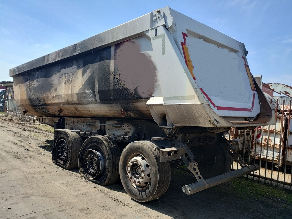 SCHMITZ CARGOBULL GOTHA 26 m3 SGF S3 2015 - Poluprikolica istovarivača: slika 1 SCHMITZ CARGOBULL GOTHA 26 m3 SGF S3 2015 - Poluprikolica istovarivača: slika 1