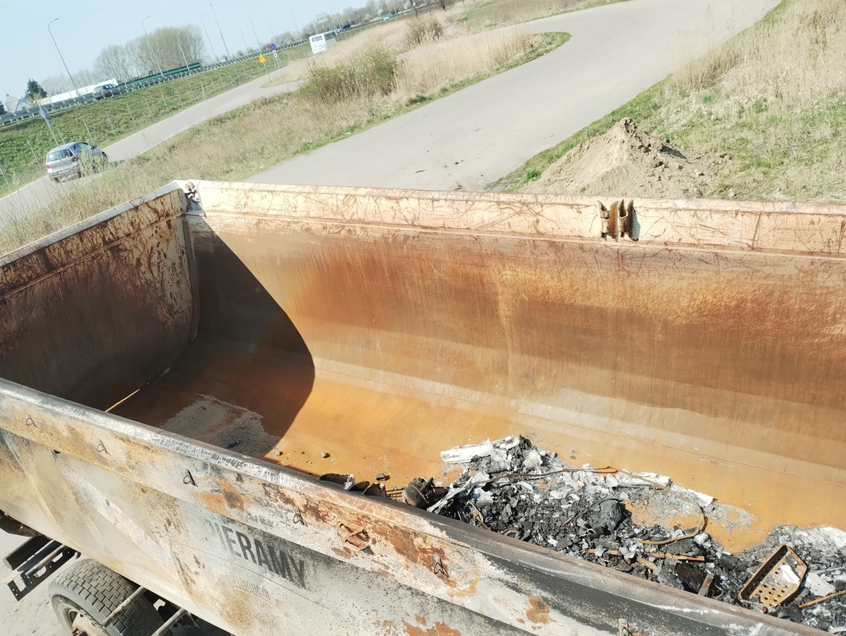 SCHMITZ CARGOBULL GOTHA 26 m3 SGF S3 2015 - Poluprikolica istovarivača: slika 3 SCHMITZ CARGOBULL GOTHA 26 m3 SGF S3 2015 - Poluprikolica istovarivača: slika 3