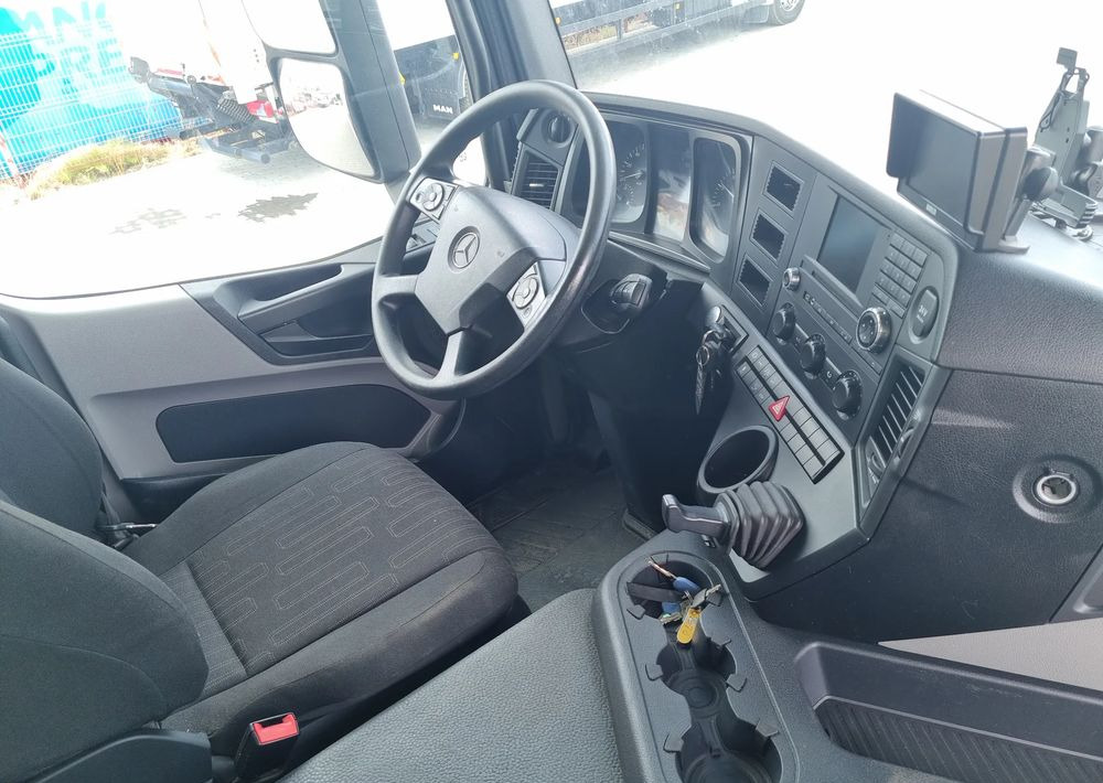 Mercedes-Benz Antos 1830   rozstaw osi 3,60 - Kamion sa golom šasijom i zatvorenom kabinom: slika 4 Mercedes-Benz Antos 1830   rozstaw osi 3,60 - Kamion sa golom šasijom i zatvorenom kabinom: slika 4