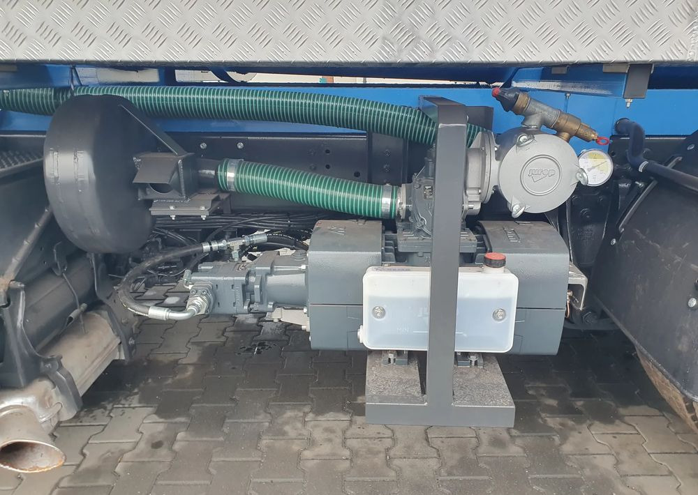 Kamion za smeće Scania P360: slika 6