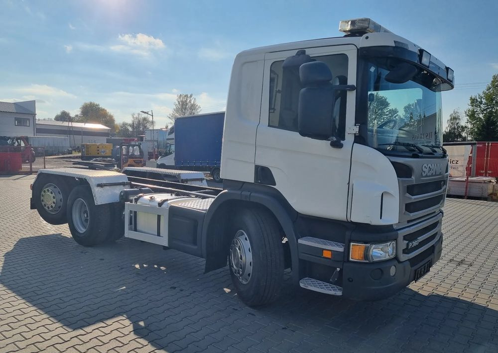 Scania P360 - Kamion sa golom šasijom i zatvorenom kabinom: slika 4 Scania P360 - Kamion sa golom šasijom i zatvorenom kabinom: slika 4