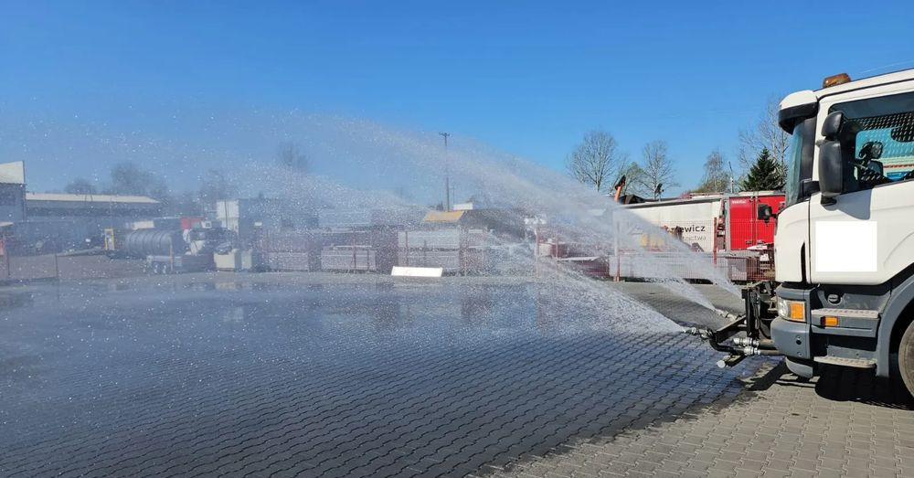 Scania SCANIA P360 Myjka drogowa - Kamion za smeće: slika 2 Scania SCANIA P360 Myjka drogowa - Kamion za smeće: slika 2