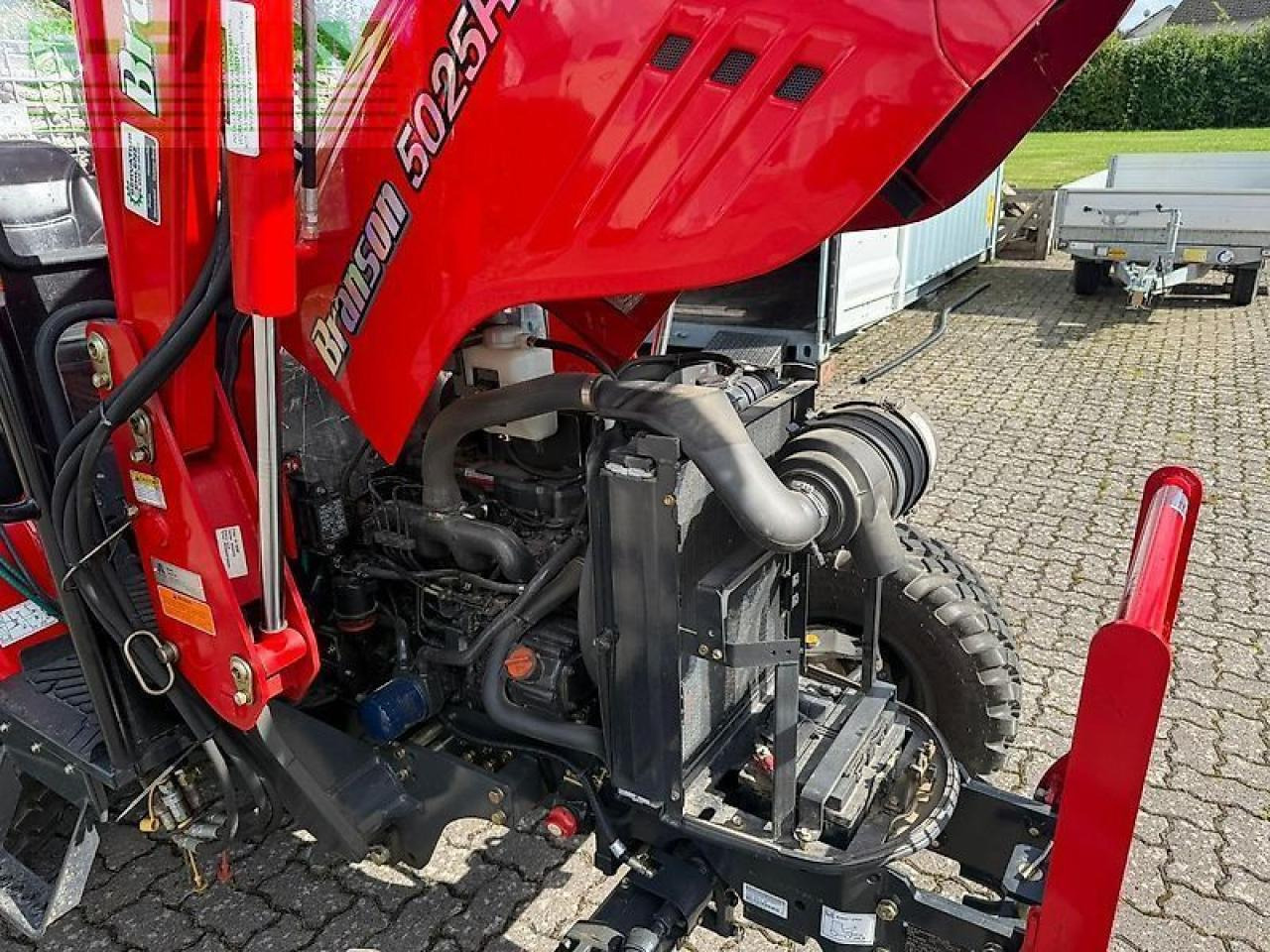 Branson 5025r mit frontlader und wetterschutzdach - Traktor: slika 5 Branson 5025r mit frontlader und wetterschutzdach - Traktor: slika 5
