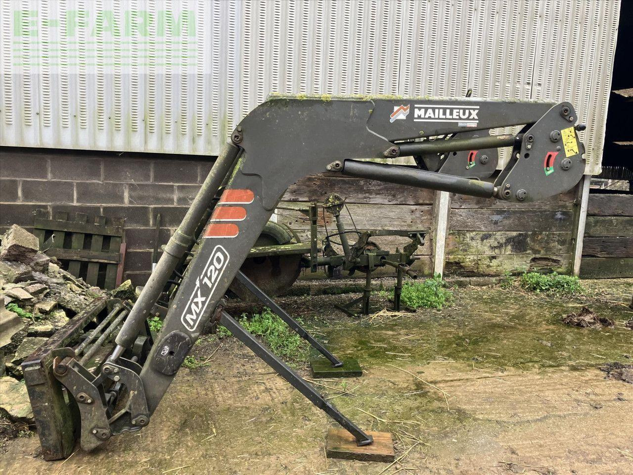 CLAAS ARION 620 COMFORT - Traktor: slika 2 CLAAS ARION 620 COMFORT - Traktor: slika 2