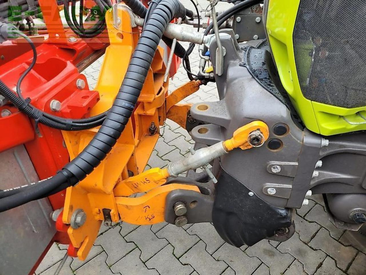 CLAAS arion 620 mit dücker dua 800 ausleger und 2 werkzeugen - Traktor: slika 5 CLAAS arion 620 mit dücker dua 800 ausleger und 2 werkzeugen - Traktor: slika 5