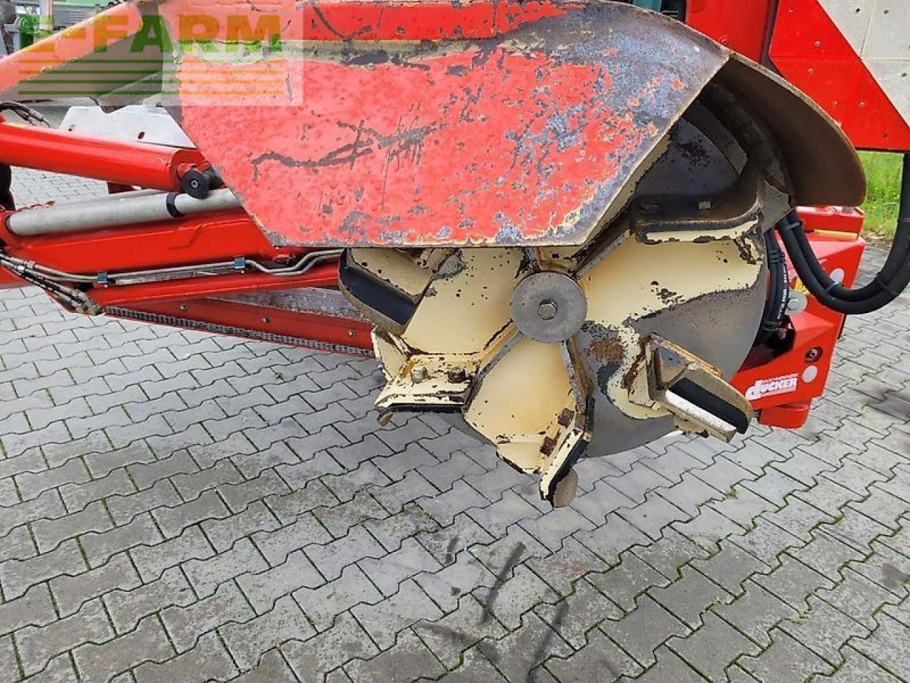 CLAAS arion 620 mit dücker dua 800 ausleger und 2 werkzeugen - Traktor: slika 4 CLAAS arion 620 mit dücker dua 800 ausleger und 2 werkzeugen - Traktor: slika 4