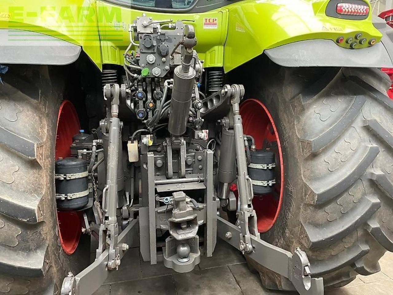 CLAAS axion 870 c-matic CMATIC - Traktor: slika 4 CLAAS axion 870 c-matic CMATIC - Traktor: slika 4