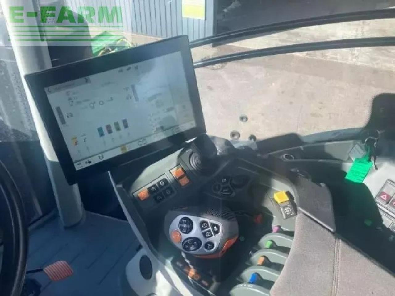 CLAAS axion 930 cmatic cebis CMATIC CEBIS - Traktor: slika 4 CLAAS axion 930 cmatic cebis CMATIC CEBIS - Traktor: slika 4