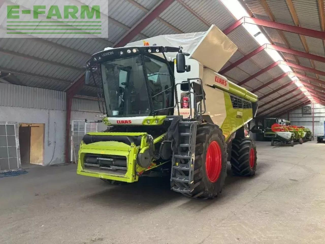 CLAAS lexion 8800 4wd - Kombinovani kombajn: slika 1 CLAAS lexion 8800 4wd - Kombinovani kombajn: slika 1