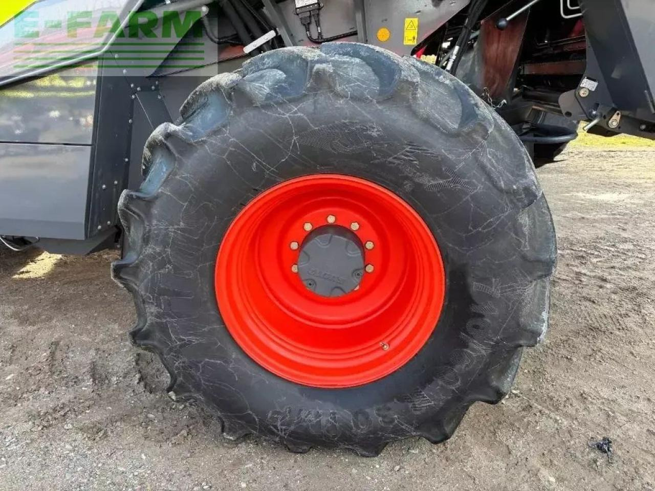 Kombinovani kombajn CLAAS lexion 8800 4wd: slika 9 Kombinovani kombajn CLAAS lexion 8800 4wd: slika 9