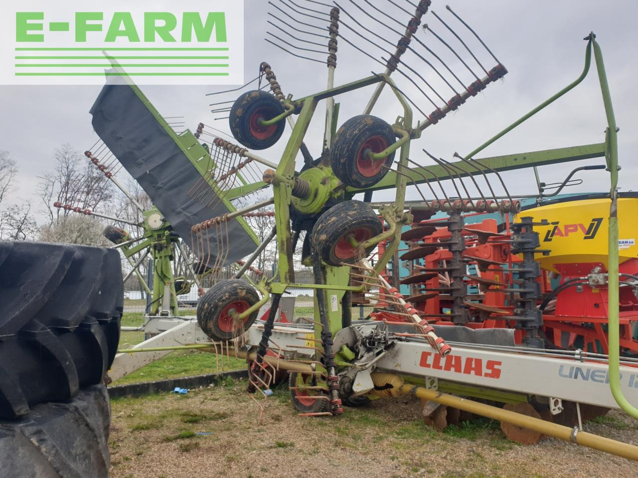 CLAAS liner 1250 profil - Prevrtač/ Grabuljač: slika 2 CLAAS liner 1250 profil - Prevrtač/ Grabuljač: slika 2
