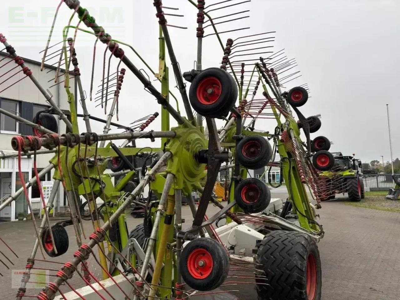 CLAAS liner 3600 comfort - Prevrtač/ Grabuljač: slika 4 CLAAS liner 3600 comfort - Prevrtač/ Grabuljač: slika 4