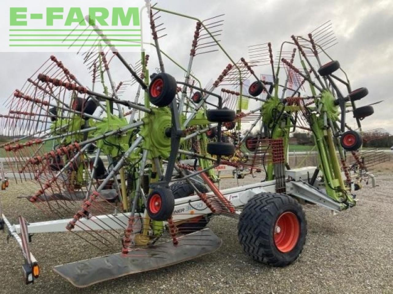 CLAAS liner 3600 hha - Prevrtač/ Grabuljač: slika 3 CLAAS liner 3600 hha - Prevrtač/ Grabuljač: slika 3