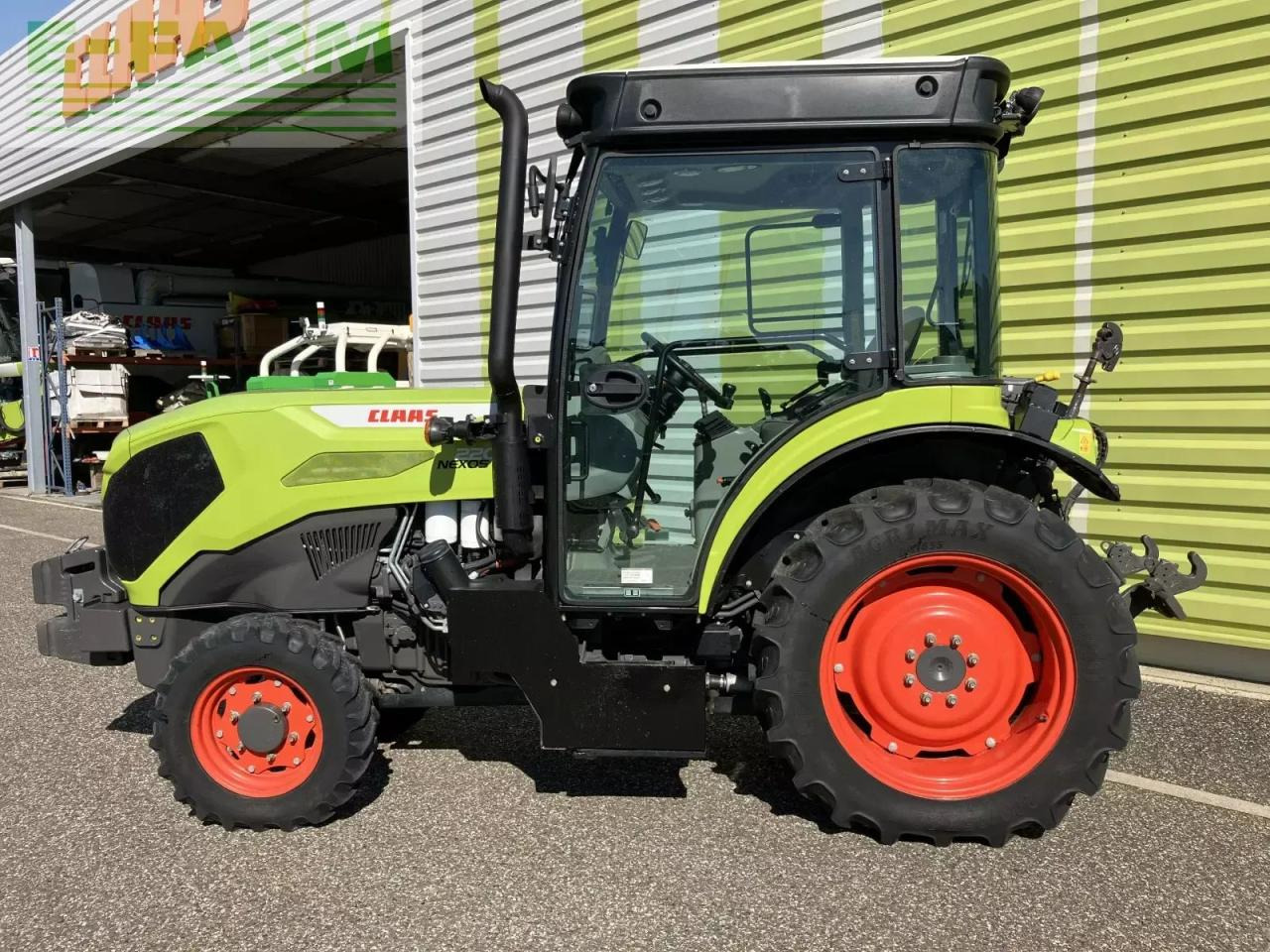 CLAAS nexos 220 s - Traktor: slika 2 CLAAS nexos 220 s - Traktor: slika 2
