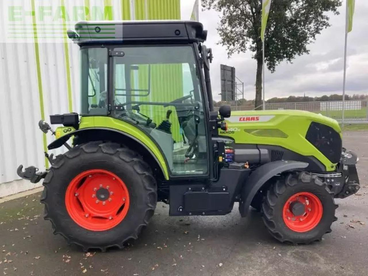 CLAAS nexos 240 m - Traktor: slika 4 CLAAS nexos 240 m - Traktor: slika 4