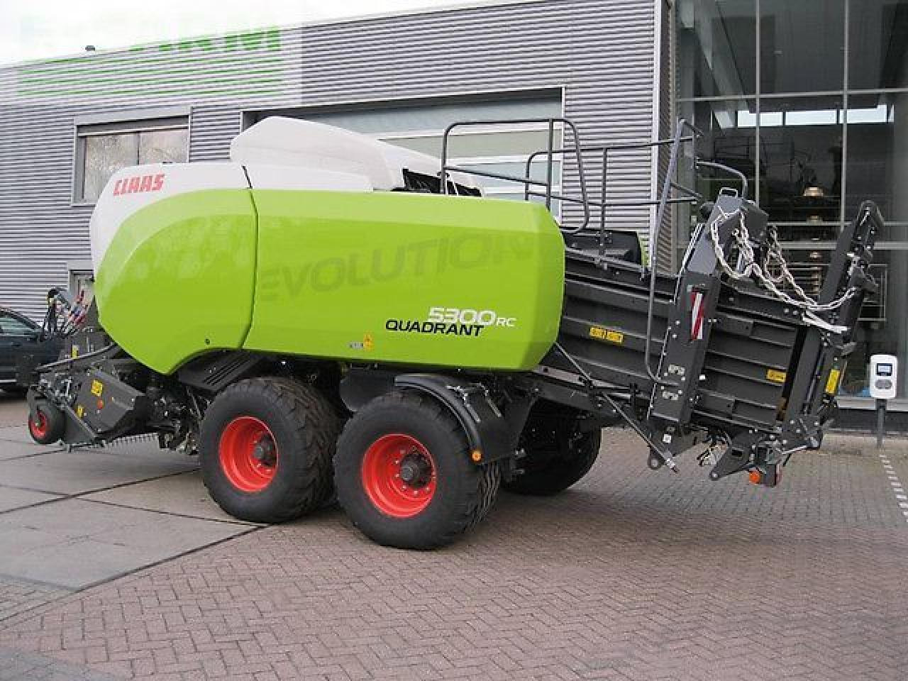 CLAAS quadrant 5300 evolution fc tandem - Balirka za kockaste bale: slika 3 CLAAS quadrant 5300 evolution fc tandem - Balirka za kockaste bale: slika 3