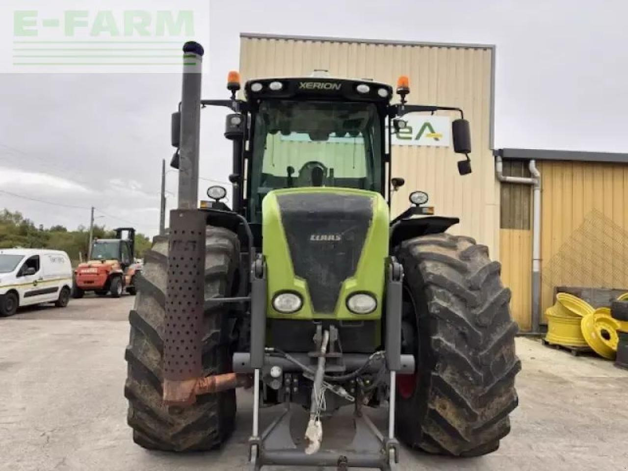 CLAAS xerion 3300 - Traktor: slika 3 CLAAS xerion 3300 - Traktor: slika 3