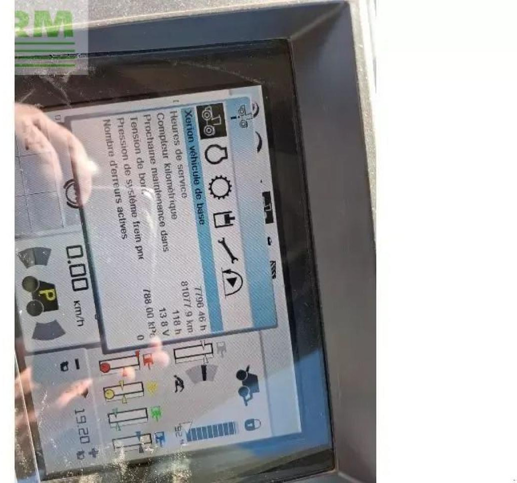 CLAAS xerion 3300 - Traktor: slika 1 CLAAS xerion 3300 - Traktor: slika 1