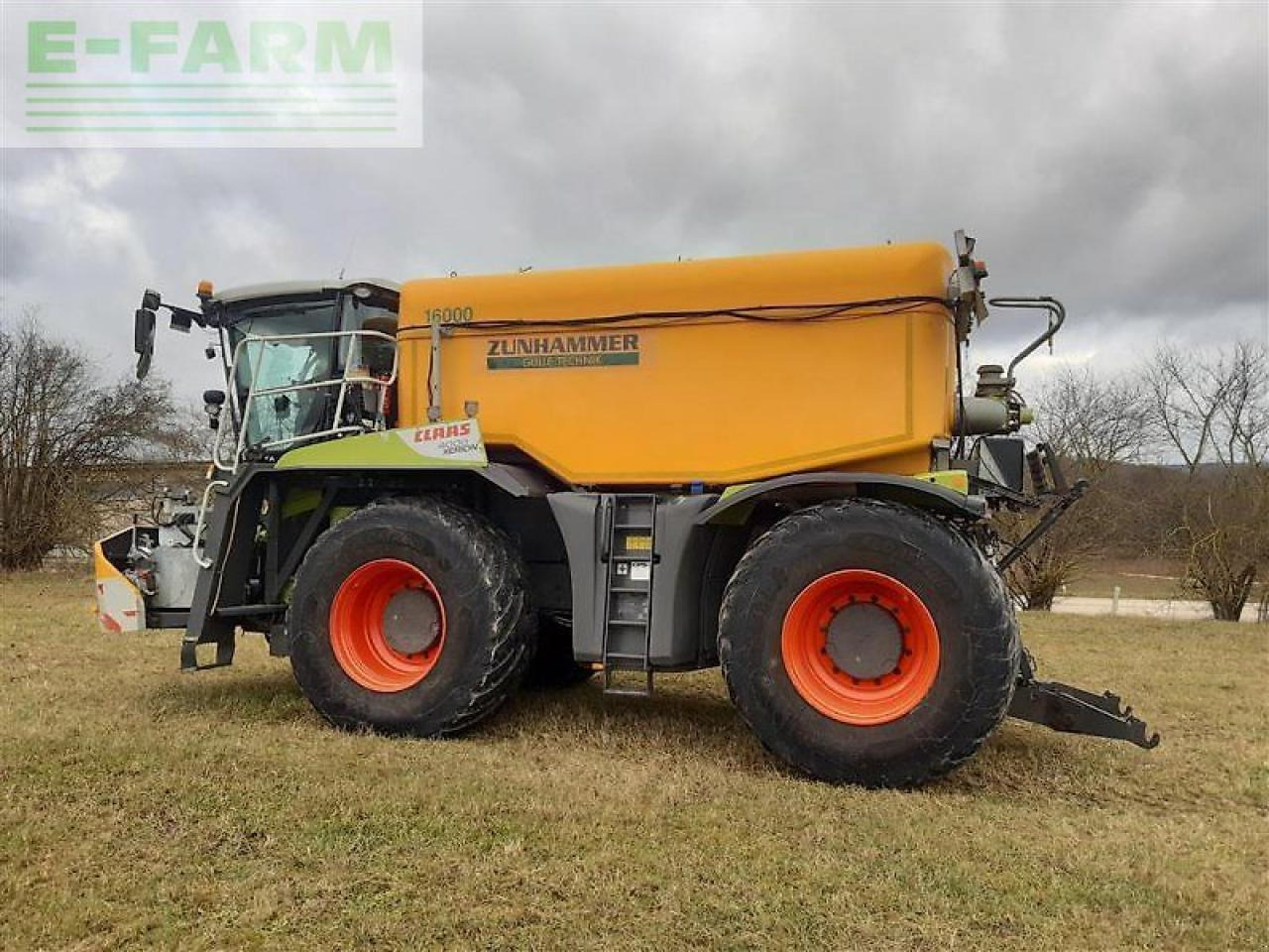 CLAAS xerion 4000 saddle trac SADDLE TRAC - Samostalna prskalica: slika 5 CLAAS xerion 4000 saddle trac SADDLE TRAC - Samostalna prskalica: slika 5
