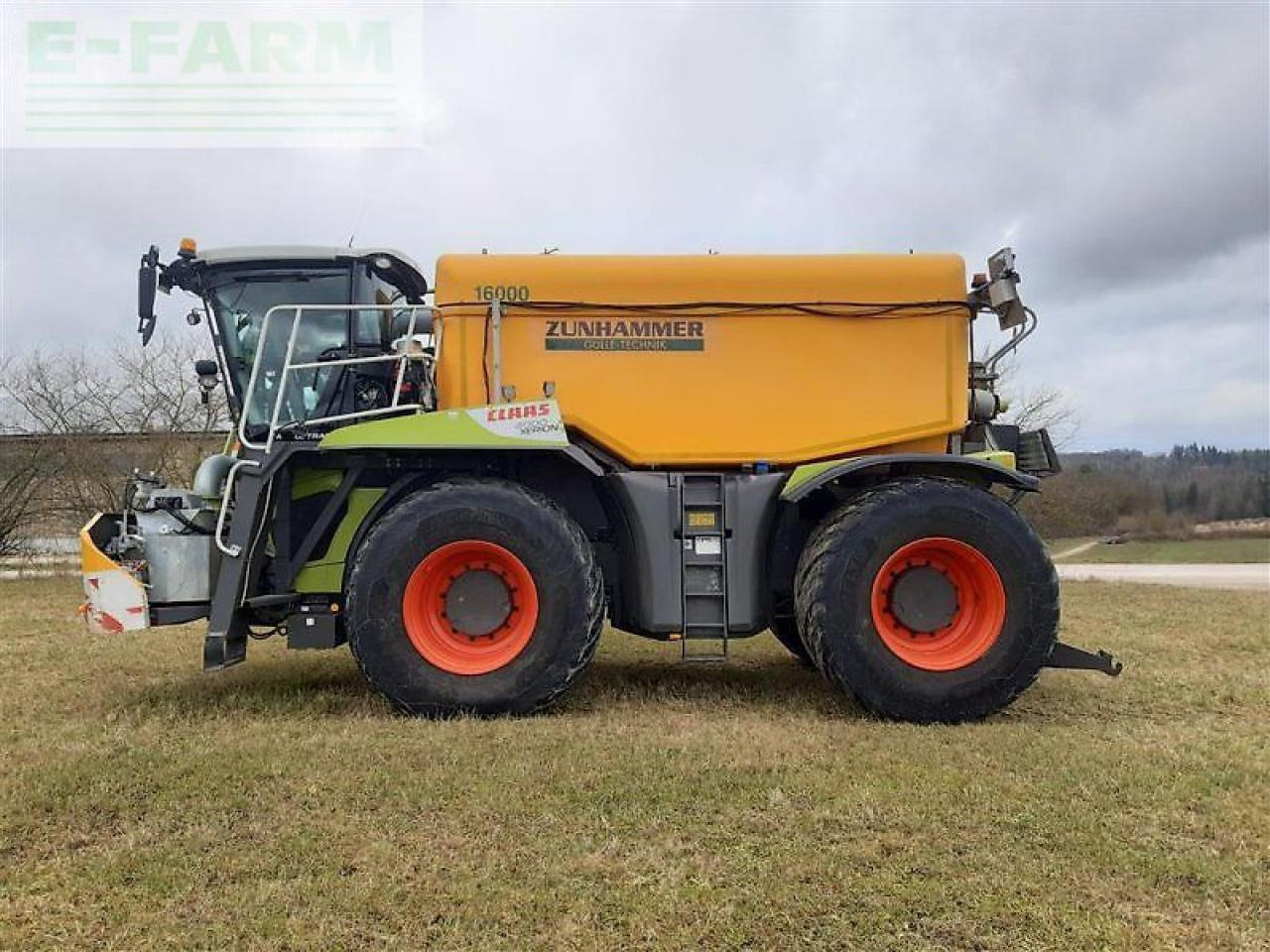 CLAAS xerion 4000 saddle trac SADDLE TRAC - Samostalna prskalica: slika 4 CLAAS xerion 4000 saddle trac SADDLE TRAC - Samostalna prskalica: slika 4