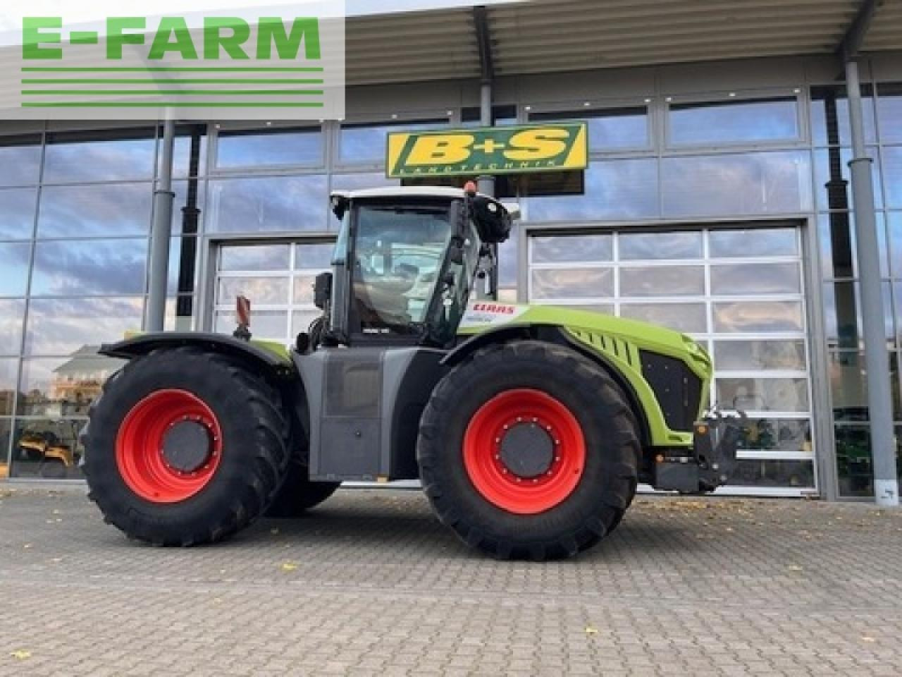 CLAAS xerion 4000 trac vc TRAC VC - Traktor: slika 1 CLAAS xerion 4000 trac vc TRAC VC - Traktor: slika 1