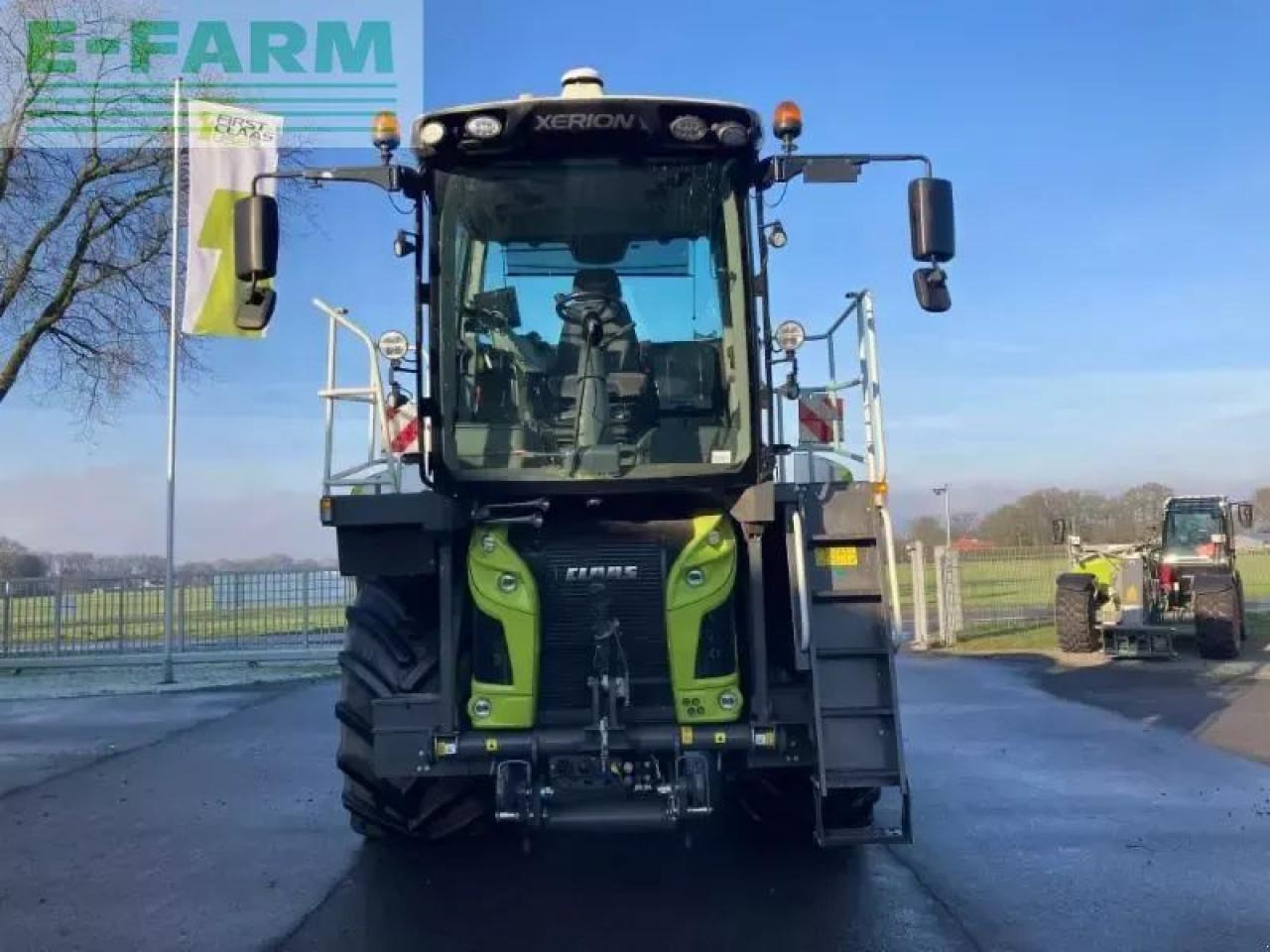 CLAAS xerion 4200 saddle trac SADDLE TRAC - Traktor: slika 2 CLAAS xerion 4200 saddle trac SADDLE TRAC - Traktor: slika 2