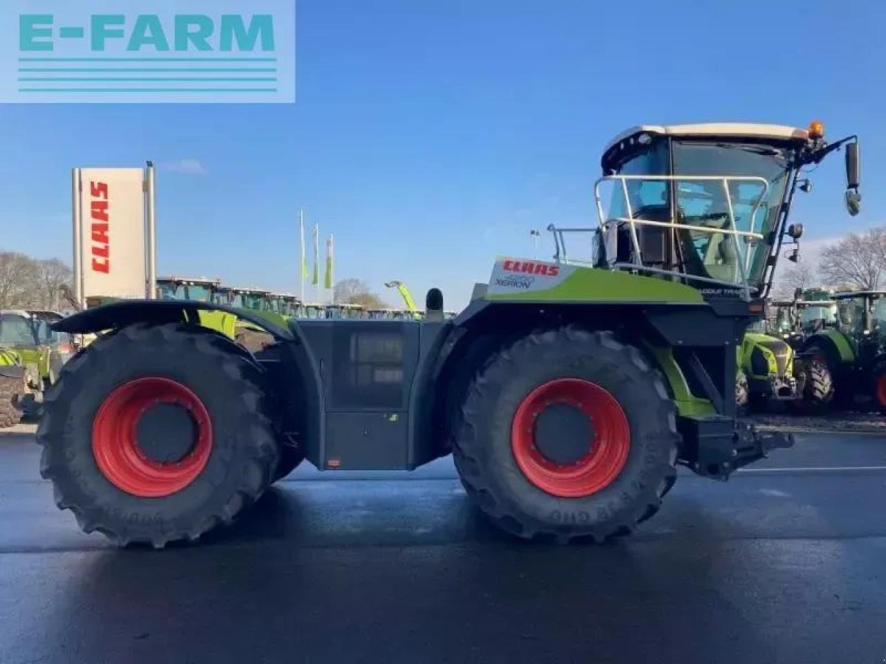 CLAAS xerion 4200 saddle trac SADDLE TRAC - Traktor: slika 4 CLAAS xerion 4200 saddle trac SADDLE TRAC - Traktor: slika 4
