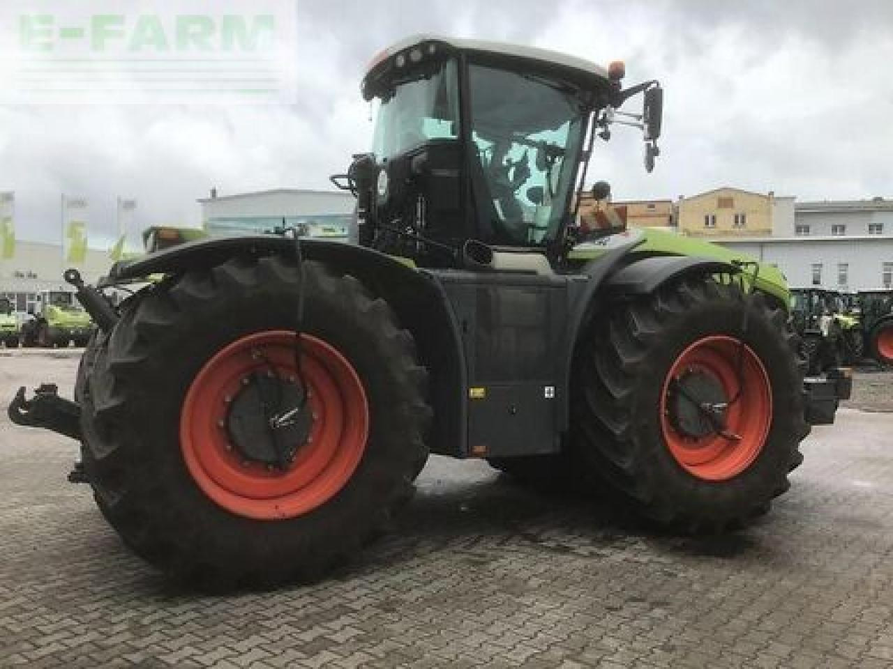 CLAAS xerion 4200 trac vc TRAC VC - Traktor: slika 3 CLAAS xerion 4200 trac vc TRAC VC - Traktor: slika 3