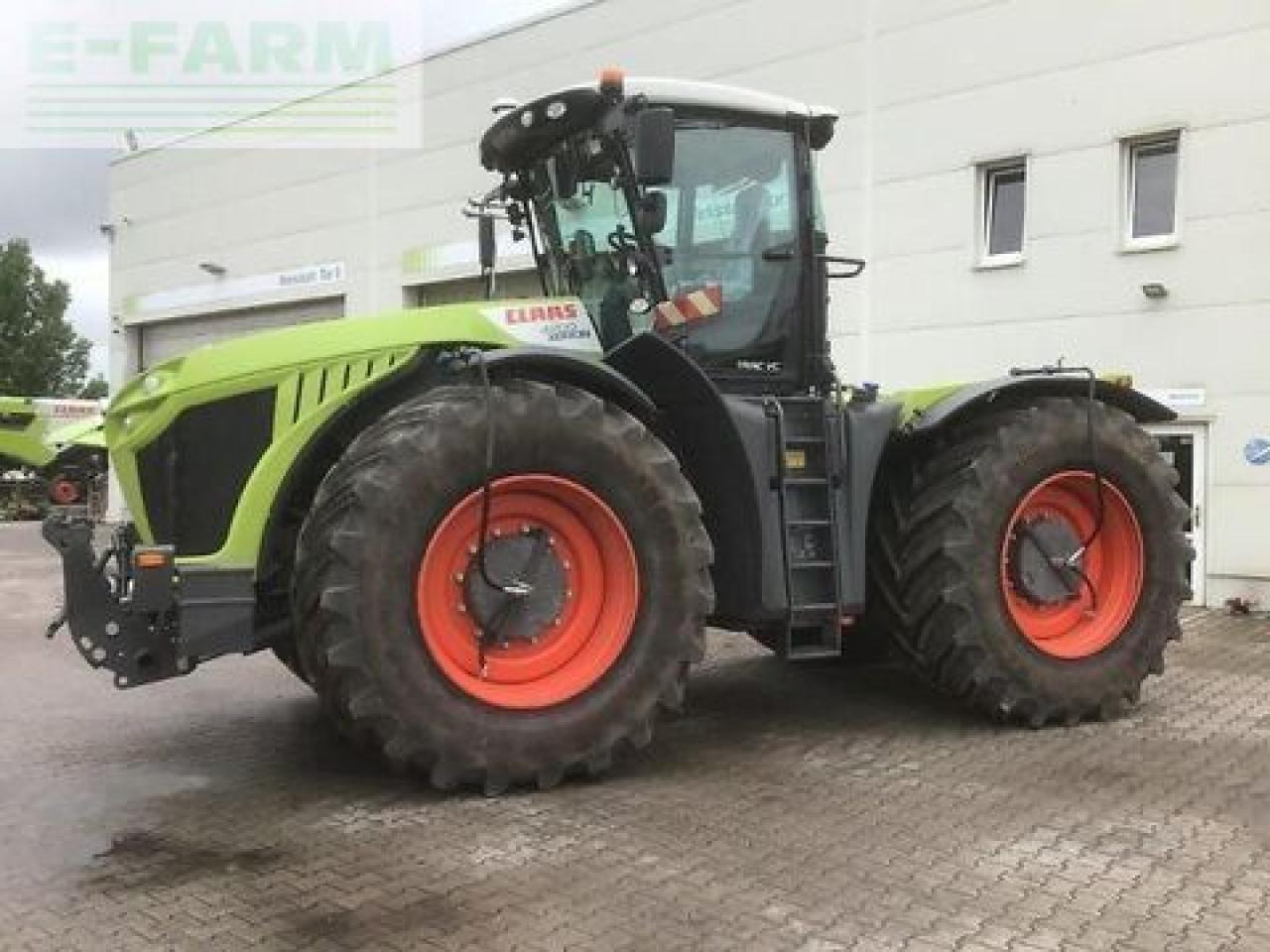 CLAAS xerion 4200 trac vc TRAC VC - Traktor: slika 1 CLAAS xerion 4200 trac vc TRAC VC - Traktor: slika 1